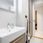 Apartamento Elegant With Sauna, Town Hall Square, Old Town *