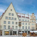 Apartamento Elegant With Sauna, Town Hall Square, Old Town Tallin
