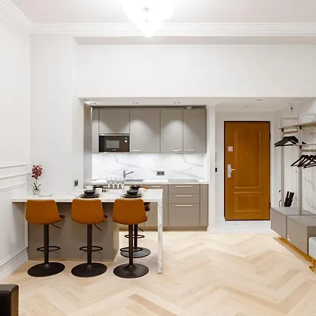 Elegant With Sauna, Town Hall Square, Old Town * Talin