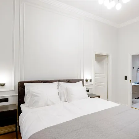 Elegant With Sauna, Town Hall Square, Old Town Apartamento Tallin