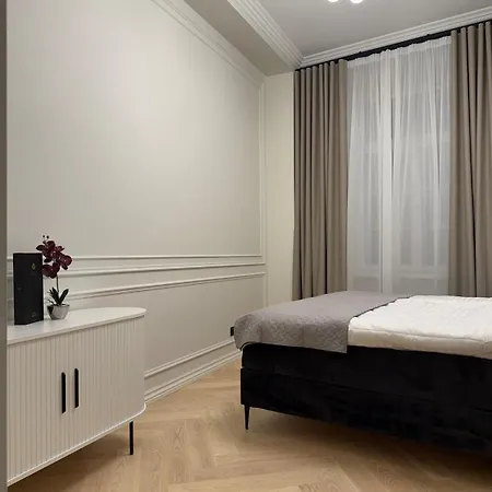 Apartamento Elegant With Sauna, Town Hall Square, Old Town Tallin