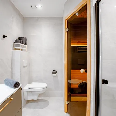 Elegant With Sauna, Town Hall Square, Old Town Apartamento