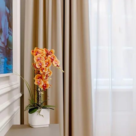 Apartamento Elegant With Sauna, Town Hall Square, Old Town *