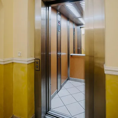 Elegant With Sauna, Town Hall Square, Old Town Apartamento *