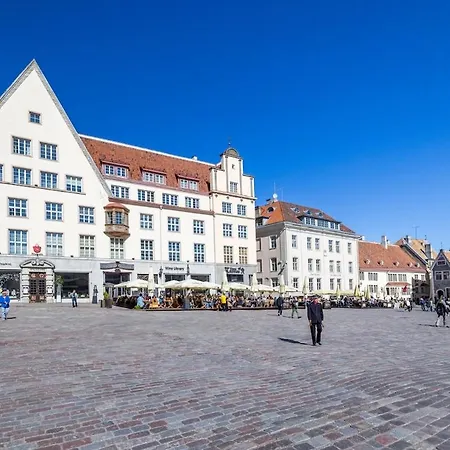 Elegant With Sauna, Town Hall Square, Old Town Tallin