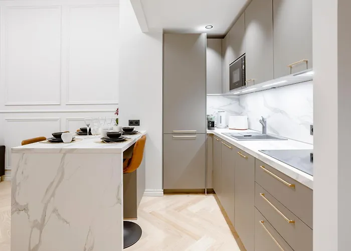 Elegant With Sauna, Town Hall Square, Old Town Apartamento *