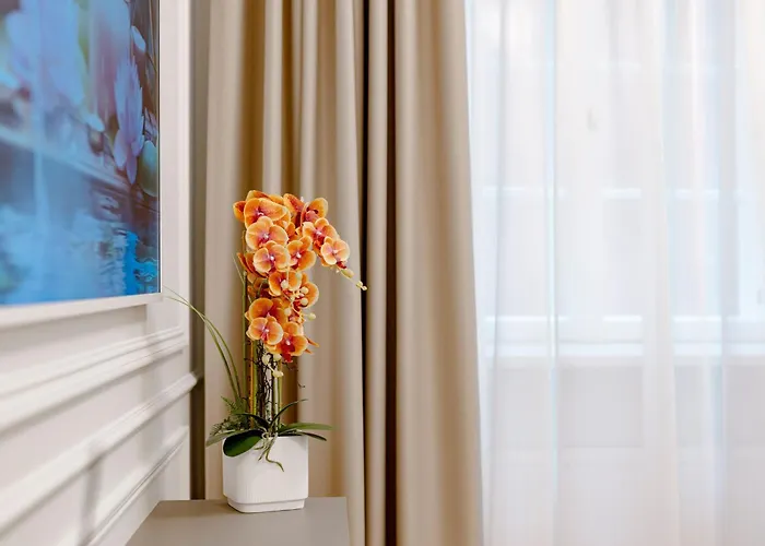 Apartment Elegant With Sauna, Town Hall Square, Old Town *