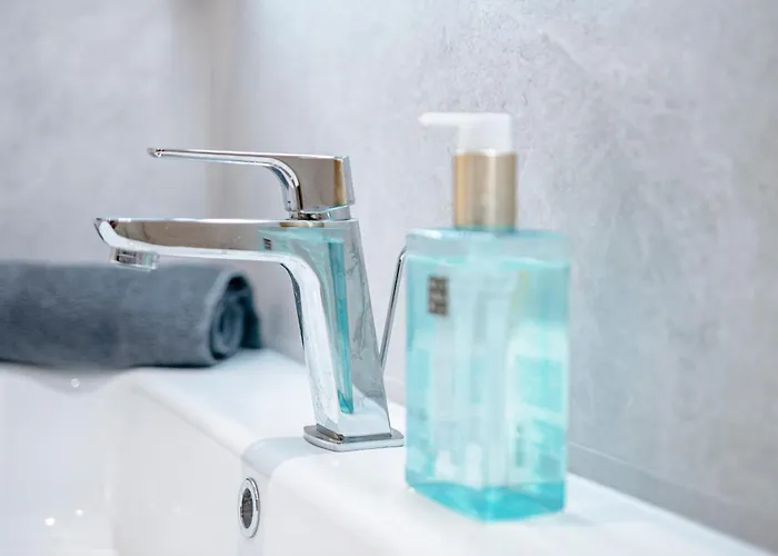 Elegant With Sauna, Town Hall Square, Old Town شقة